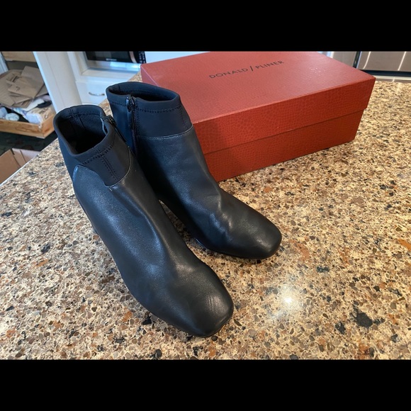 Donald Pliner Cassie Nappa bootie leather and stretch jersey block heel - Picture 6 of 8